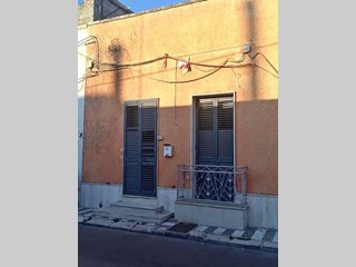 Quadrilocale in Vendita a Salice Salentino, zona Via Diaz 7, 29'000€, 90 m²