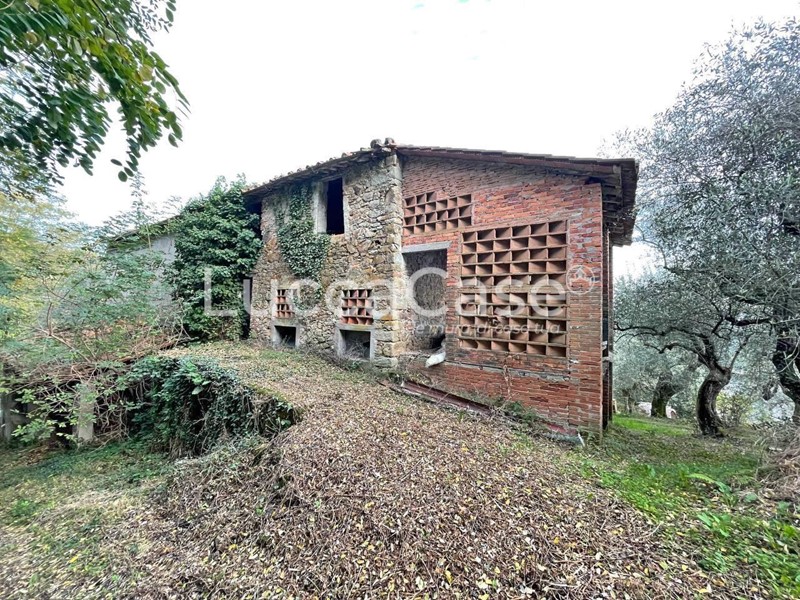 Casa di corte in Vendita a Lucca, zona Pieve Santo Stefano, 49'000€, 149 m²