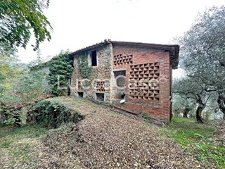 Casa di corte in Vendita a Lucca, zona Pieve Santo Stefano, 49'000€, 149 m²