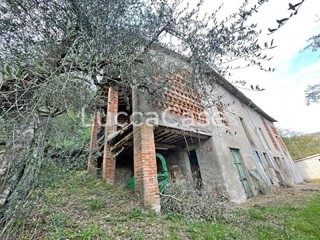 Casa di corte in Vendita a Lucca, zona Pieve Santo Stefano, 64'000€, 126 m²