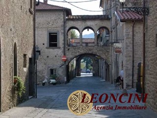 Negozio in Vendita a Villafranca in Lunigiana, 100 m²