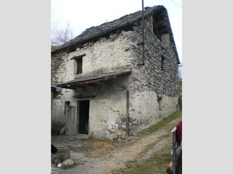 Casale in Vendita a Domodossola, 25'000€, 60 m²