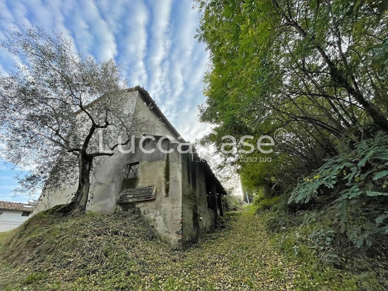 Casa di corte in Vendita a Lucca, zona Pieve Santo Stefano, 115'000€, 275 m²