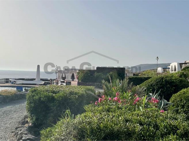 Casa Indipendente in Vendita a Pantelleria, 400'000&euro;, 100 m²