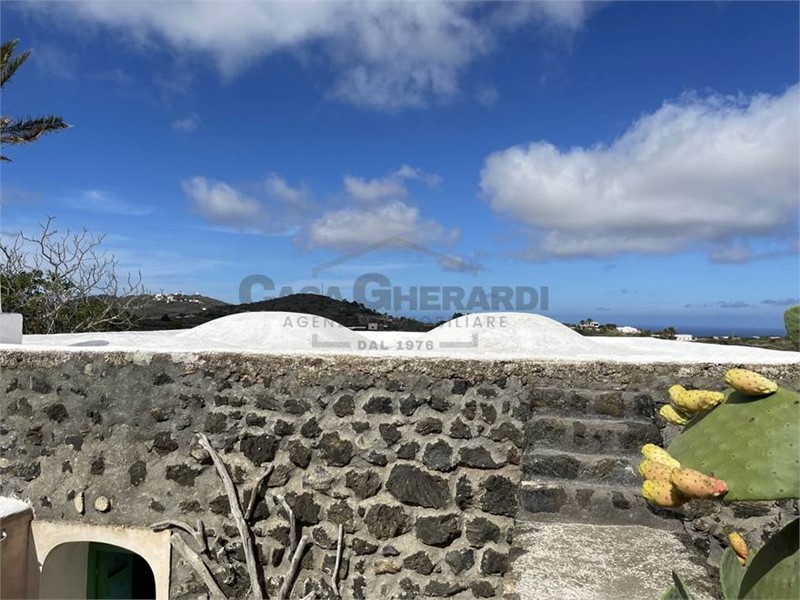 Casale in Vendita a Pantelleria, 320'000&euro;, 90 m²