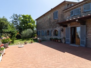 Casa Semi Indipendente in Vendita a Monteroni d'Arbia, 550'000€, 220 m², con Box