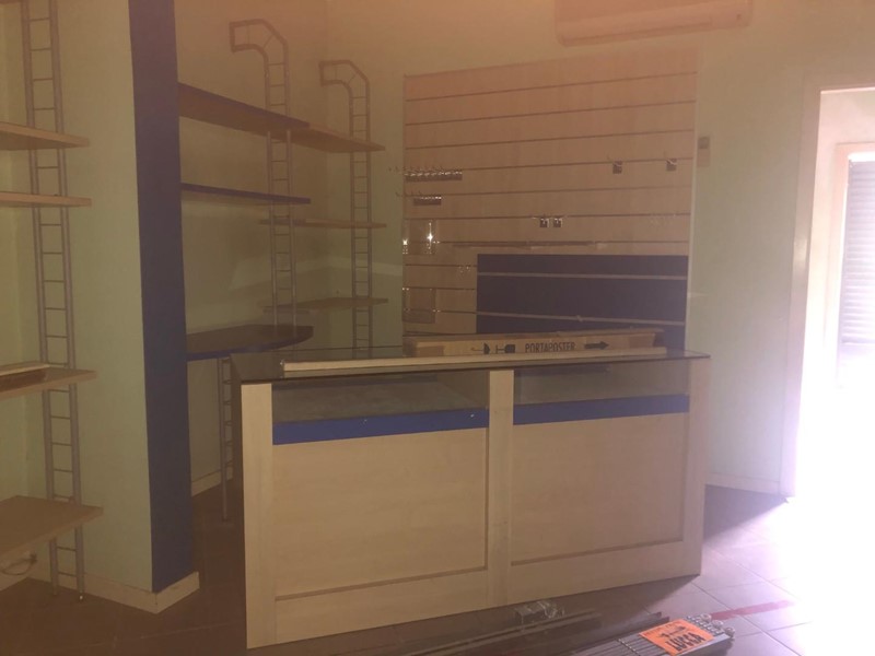Immobile commerciale in Affitto a Altopascio, zona Le Spianate, 500€, 40 m²