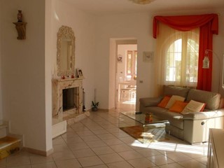 Casa Indipendente in Vendita a Carrara, 420'000€, 150 m²