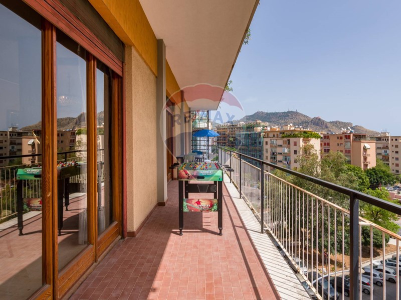 Appartamento in Vendita a Palermo, zona Giotto, 350'000€, 206 m²