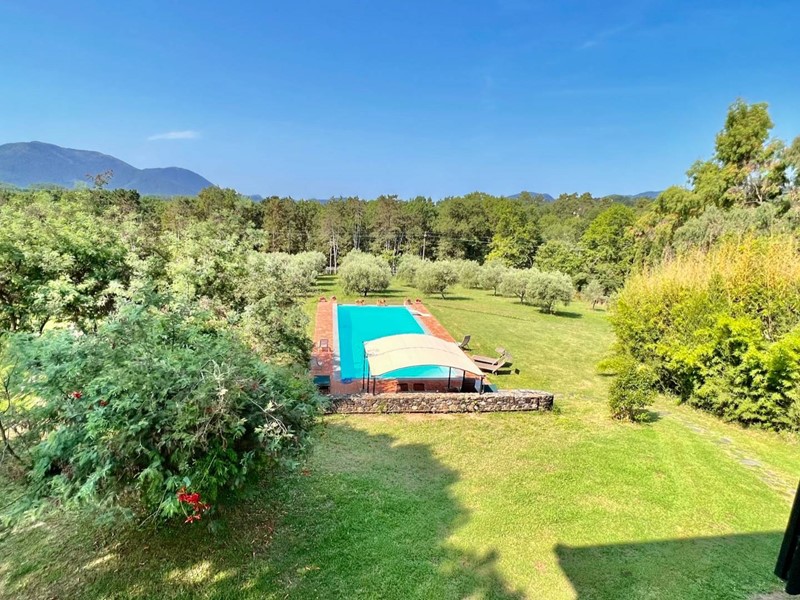 Villa in Vendita a Lucca, zona Monte San Quirico - Vallebuia, 2'850'000€, 850 m²