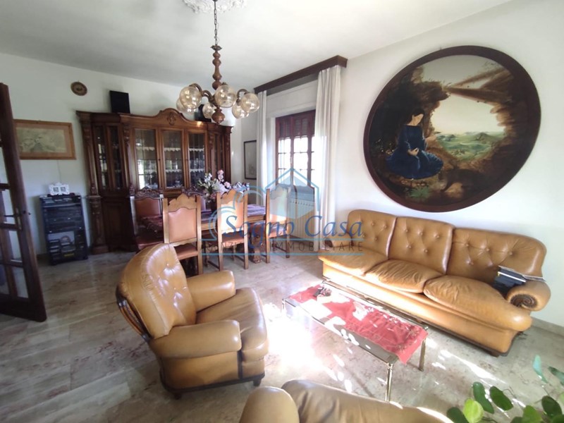 Casa Semi Indipendente in Vendita a Castelnuovo Magra, zona Molicciara, 295'000€, 182 m², con Box