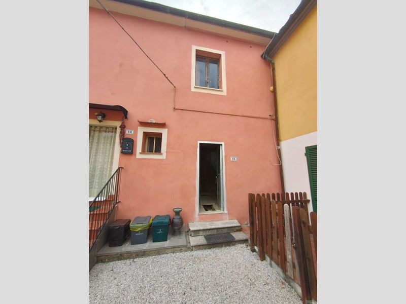 Bilocale in Vendita a Crespina Lorenzana, zona Crespina, 39'000€, 35 m²