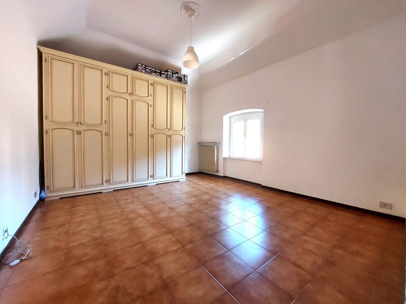 Appartamento in Vendita a Genova, zona Pontedecimo, 48'000€, 70 m²