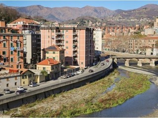 Appartamento in Vendita a Genova, zona Pontedecimo, 48'000€, 70 m²