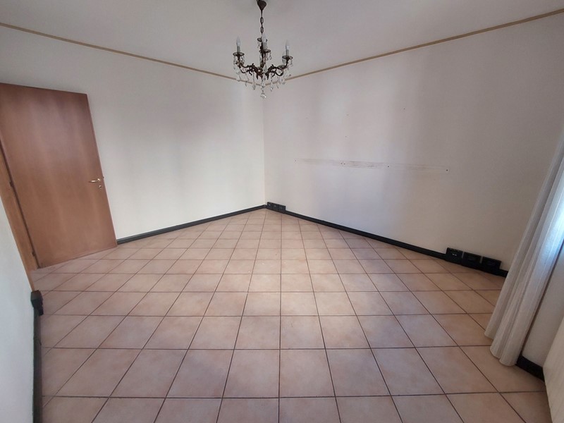 Ufficio in Affitto a Campomorone, 600&euro;, 97 m²