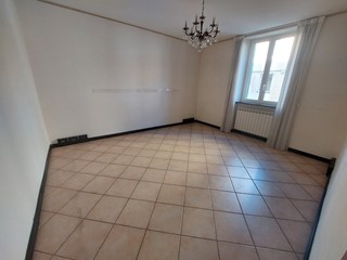 Ufficio in Affitto a Campomorone, 600&euro;, 97 m²