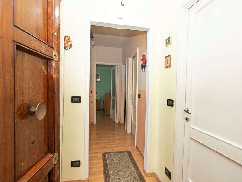 Appartamento in Vendita a Genova, zona Pontedecimo, 70'000€, 80 m²