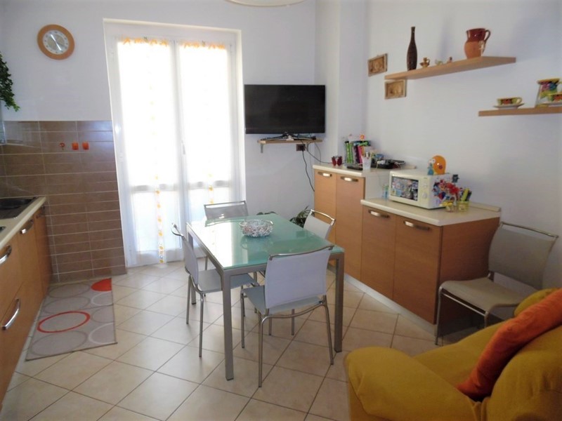Appartamento in Vendita a Genova, zona Pontedecimo, 75'000€, 60 m²