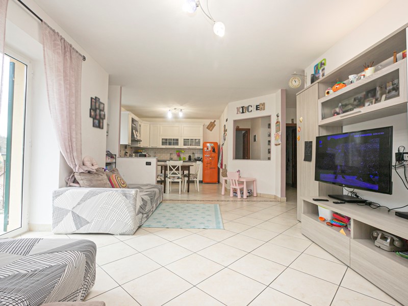 Appartamento in Vendita a Ceranesi, 90'000€, 124 m², con Box