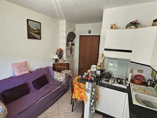 Bilocale in Vendita a Ventimiglia, zona Roverino, 98'000€, 40 m²