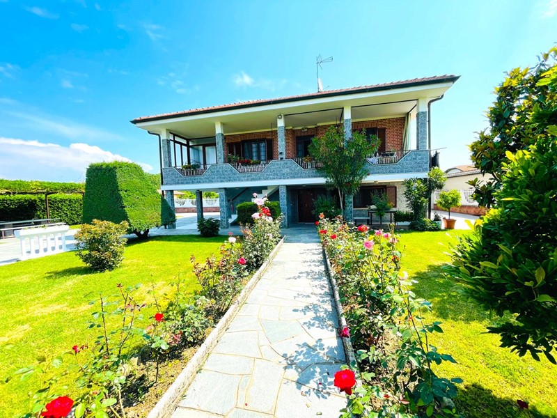 Casa Indipendente in Vendita a Bosconero, 309'000€, 187 m²