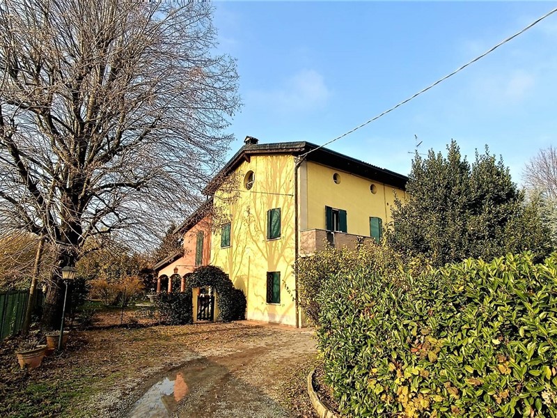 Villa in Vendita a Reggio Emilia, 2'900'000€, 1250 m²