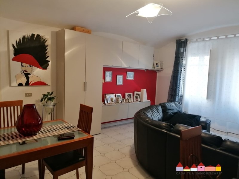 Quadrilocale in Vendita a Carrara, 140'000€, 90 m²