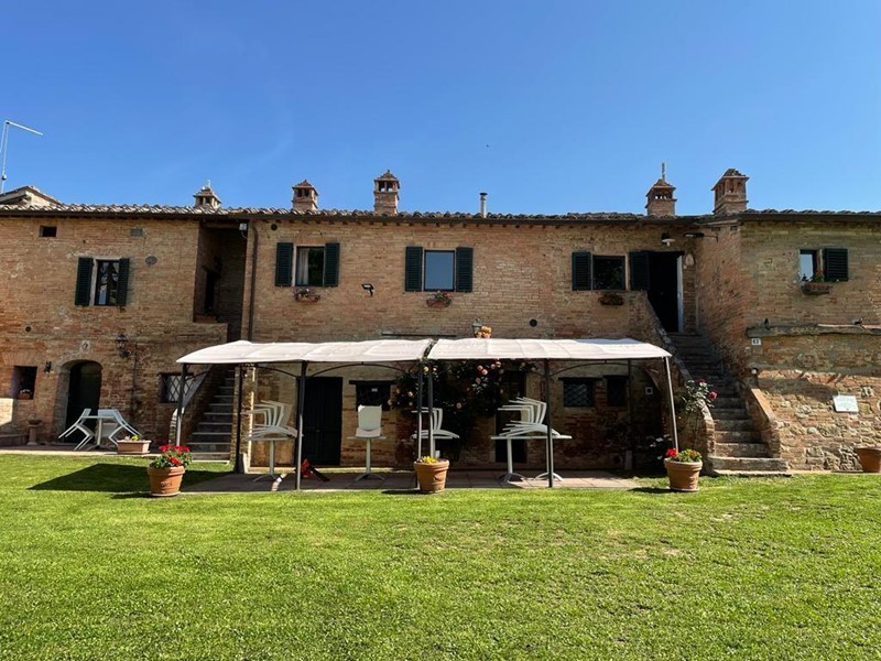 Casale in Vendita a Siena, 2'150'000€, 650 m²