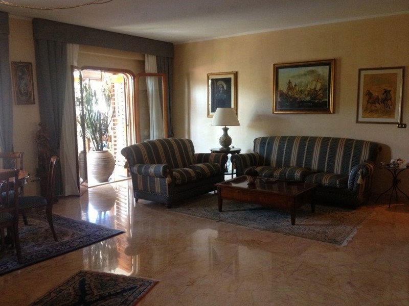 Appartamento in Vendita a Messina, 215'000€, 160 m²