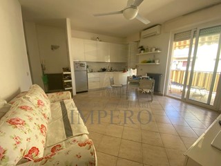 Bilocale in Vendita a Ventimiglia, zona Passeggiata Mare, 240'000€, 60 m²