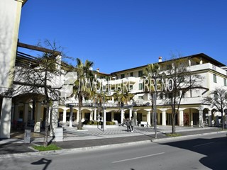 Trilocale in Affitto a Massa, zona Marina di Massa, 65 m², arredato, con Box