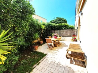 Villa bifamiliare in Vendita a Massa, zona Marina di Massa, 380'000€, 85 m², arredato