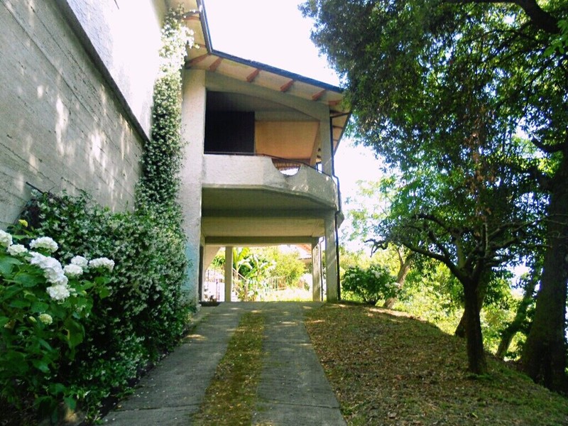 Villa in Vendita a Carrara, zona Fossola, 350'000€, 205 m², arredato, con Box