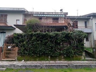 Villetta a schiera in Vendita a Tresana, zona Barbarasco, 220'000€, 160 m², arredato