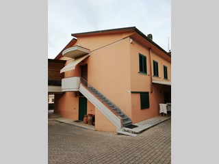 Casa Indipendente in Vendita a Montopoli in Val d'Arno, zona Capanne, 280'000€, 200 m², con Box