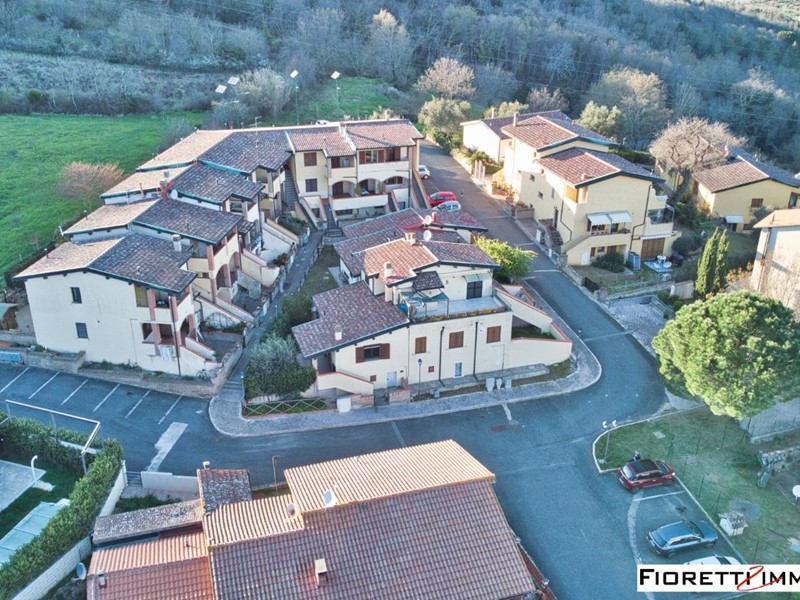 Trilocale in Vendita a Monterotondo Marittimo, zona Frassine, 90'000€, 78 m², arredato