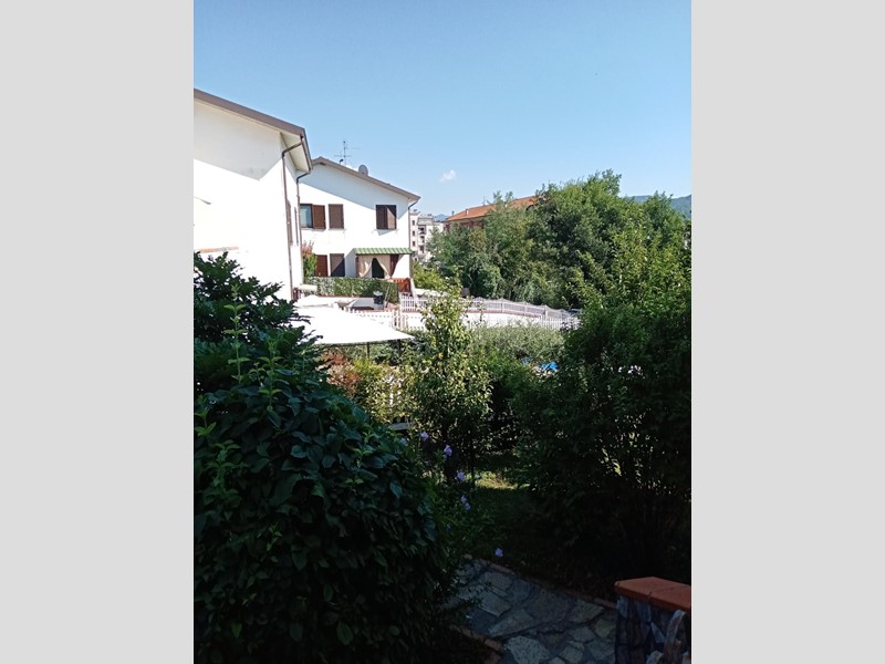 Casa Indipendente in Vendita a Licciana Nardi, 290'000€, 210 m², arredato, con Box