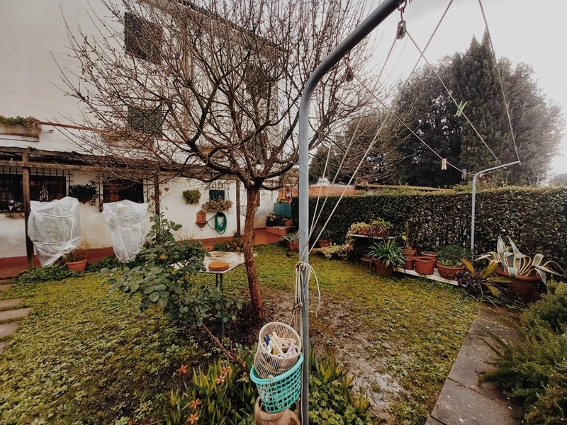 Casa Indipendente in Vendita a Empoli, zona Ponte a Elsa, 240'000€, 120 m²