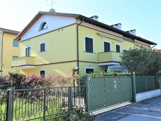 Attico in Affitto a Massa, zona Marina di Massa, 65 m², arredato