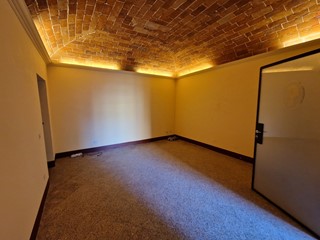 Capannone in Vendita a Lucca, zona Centro Storico, 105'000€, 25 m²