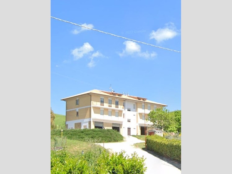 Casa Semi Indipendente in Vendita a Penna San Giovanni, 300'000&euro;, 450 m²