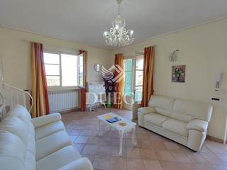 Villa in Vendita a Viareggio, 750'000€, 300 m², arredato