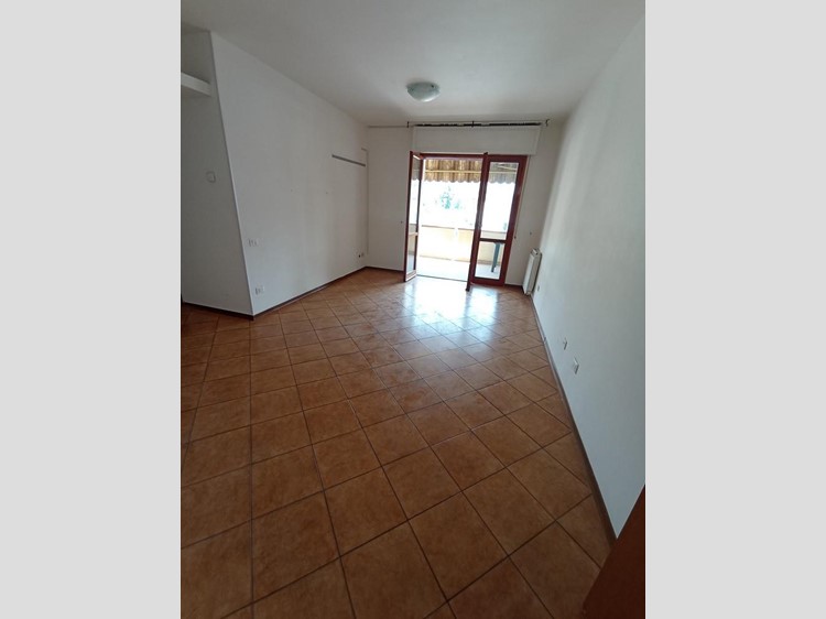 Quadrilocale in Vendita a Carrara, 175'000€, 75 m², con Box
