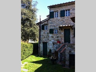 Casa Indipendente in Vendita a Lucca, zona Deccio di Brancoli, 90'000€, 55 m², arredato