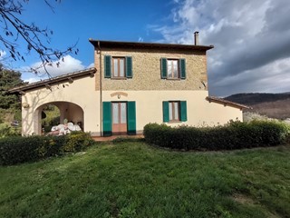 Casale in Vendita a Lastra a Signa, 890'000€, 433 m²