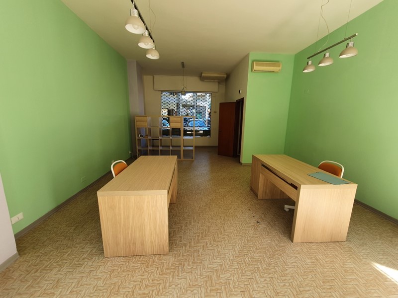 Immobile commerciale in Affitto a Santarcangelo di Romagna, zona Paese, 600€, 40 m²