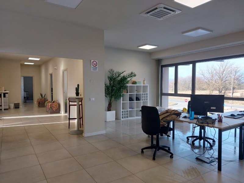 Ufficio in Vendita a Castelfranco di Sotto, zona Chimenti, 169'000€, 150 m²