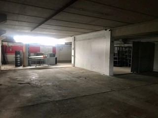 Capannone in Affitto a Lucca, zona Pontetetto, 200 m²