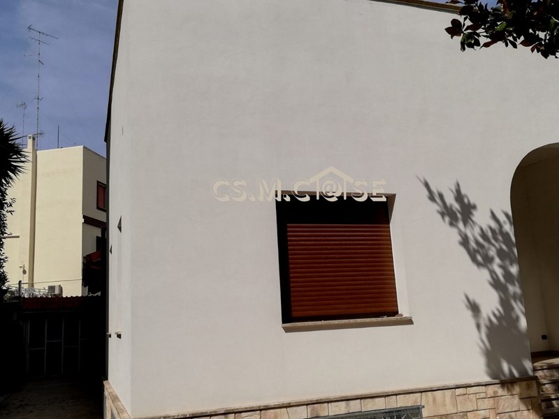 Villa in Vendita a Lecce, zona zona san lazzaro, 300 m²