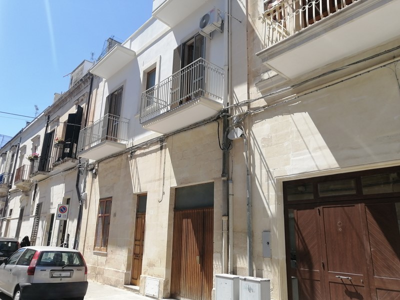 Appartamento in Vendita a Lecce, zona centro, 160'000€, 140 m²